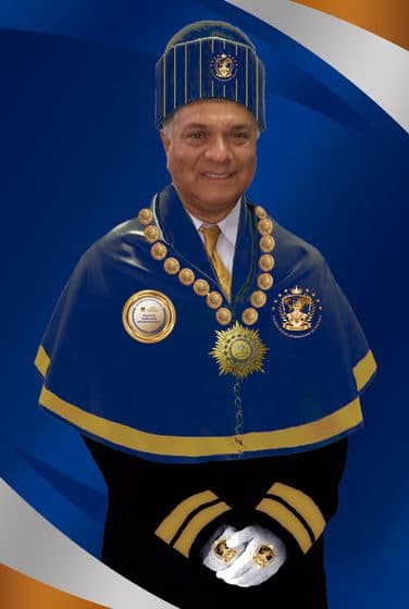 Dr. Carlos Cavani Grau, Perú